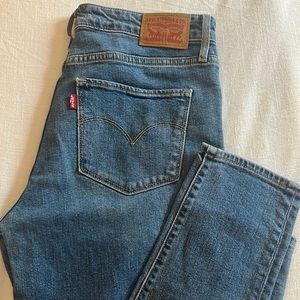 Levi’s 721 High Rise Skinny size 29.